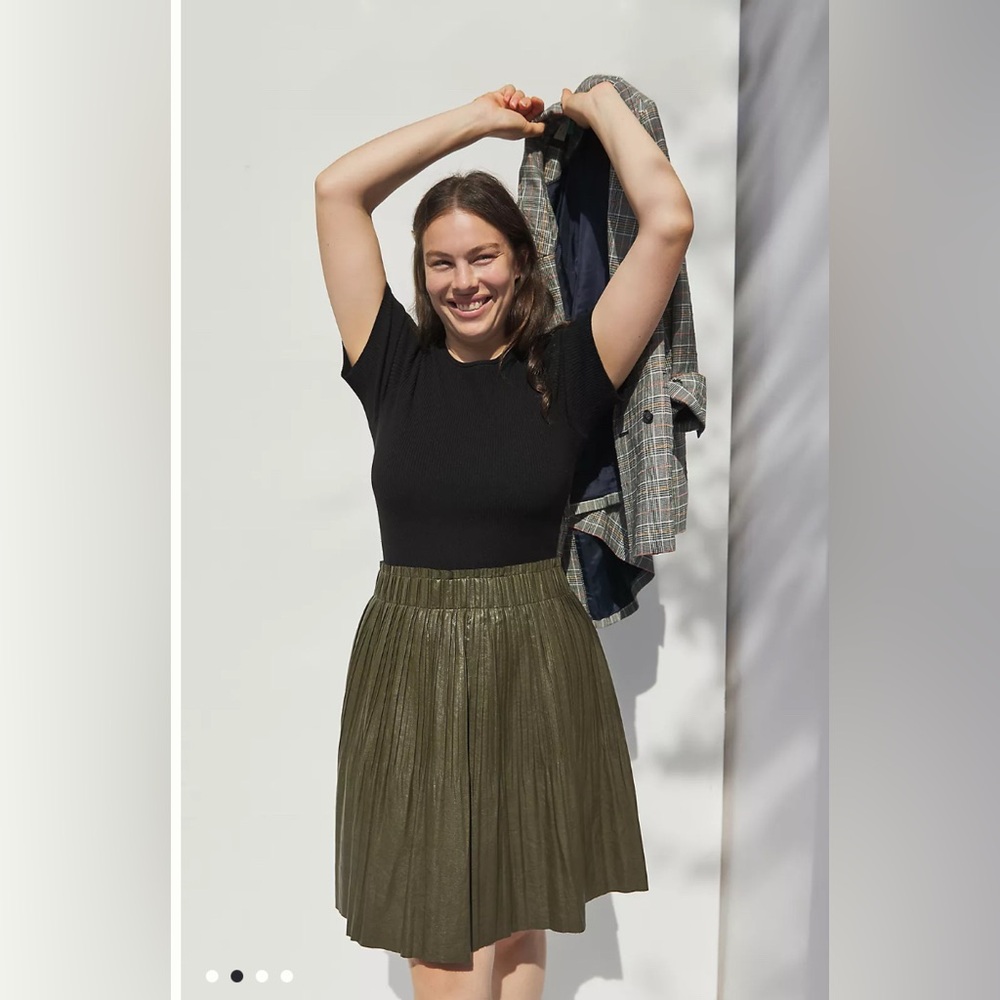 NWT: Anthropologie Ellene Faux Leather Skirt - Picture 2 of 3